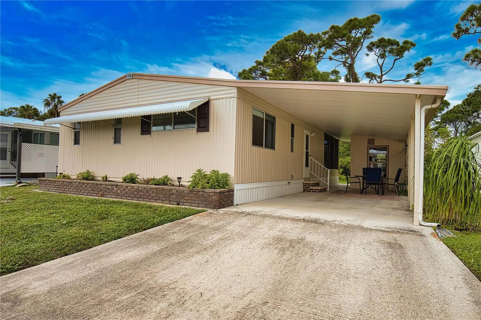 236 N FIJI CIR