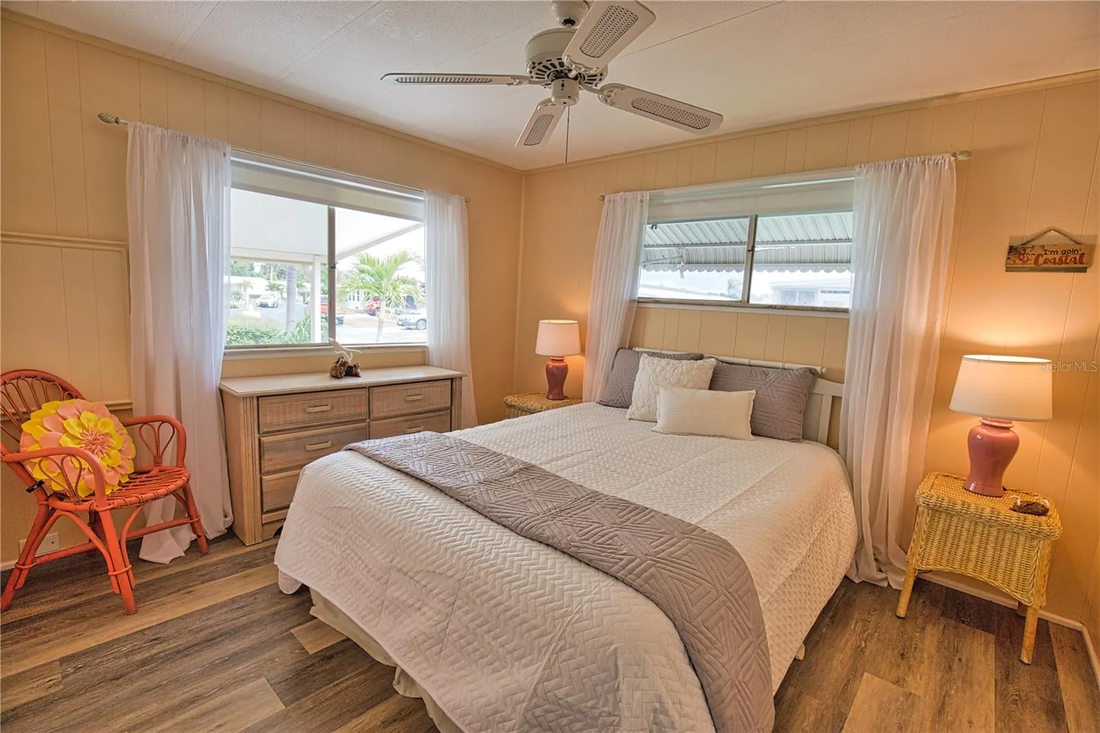 236 N FIJI CIR