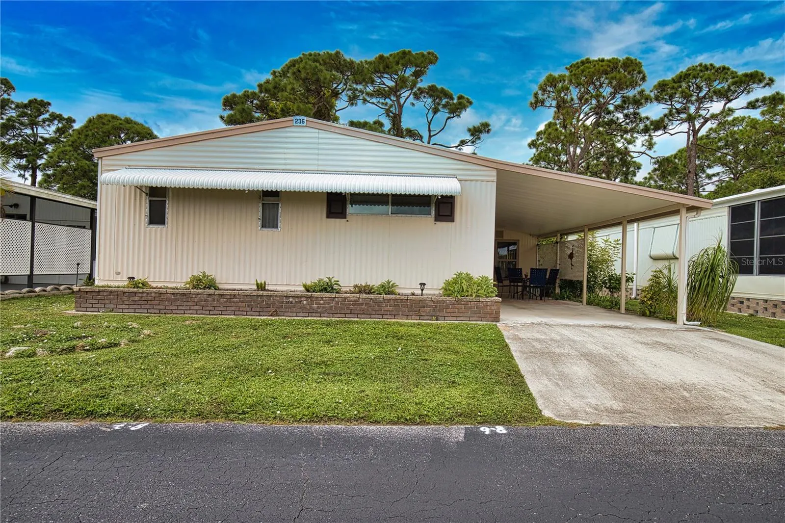 236 N FIJI CIR