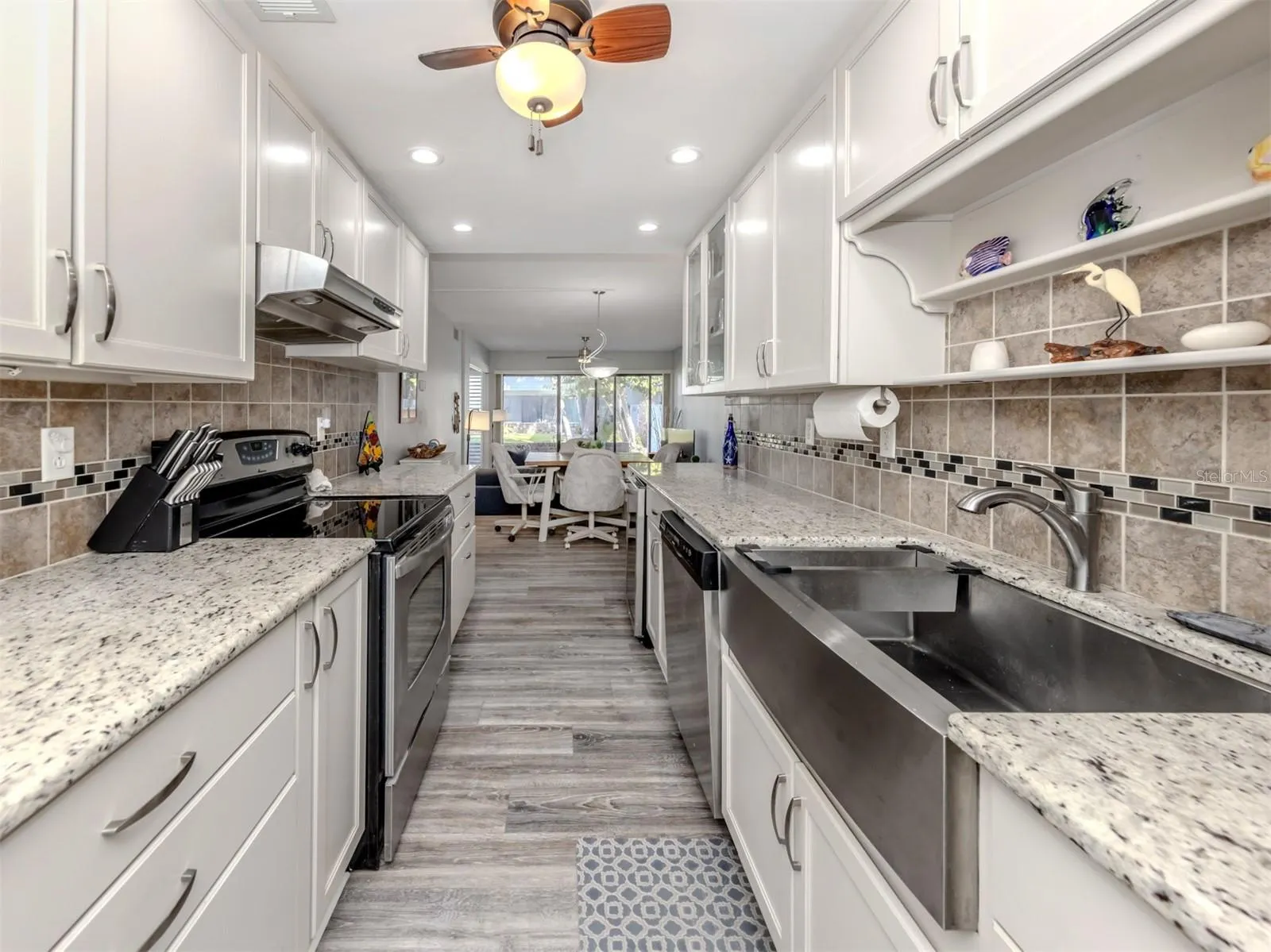 1555 TARPON CENTER DR #140 #140