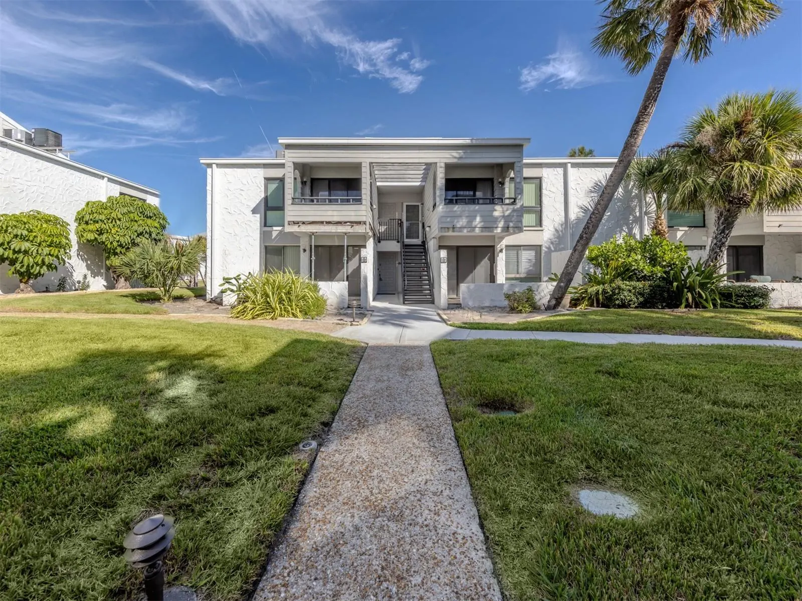 1555 TARPON CENTER DR #140 #140