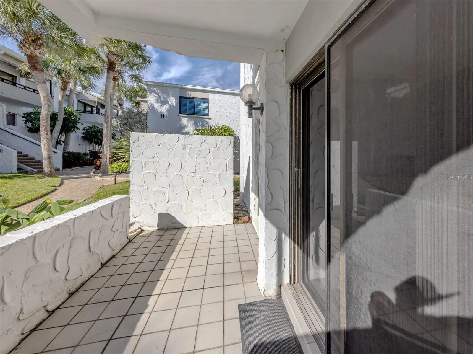 1555 TARPON CENTER DR #140 #140