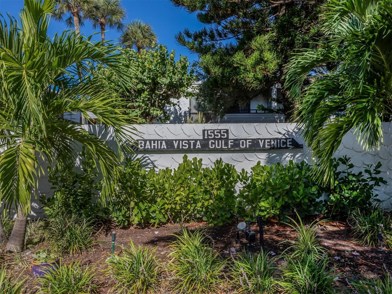 1555 TARPON CENTER DR #140 #140