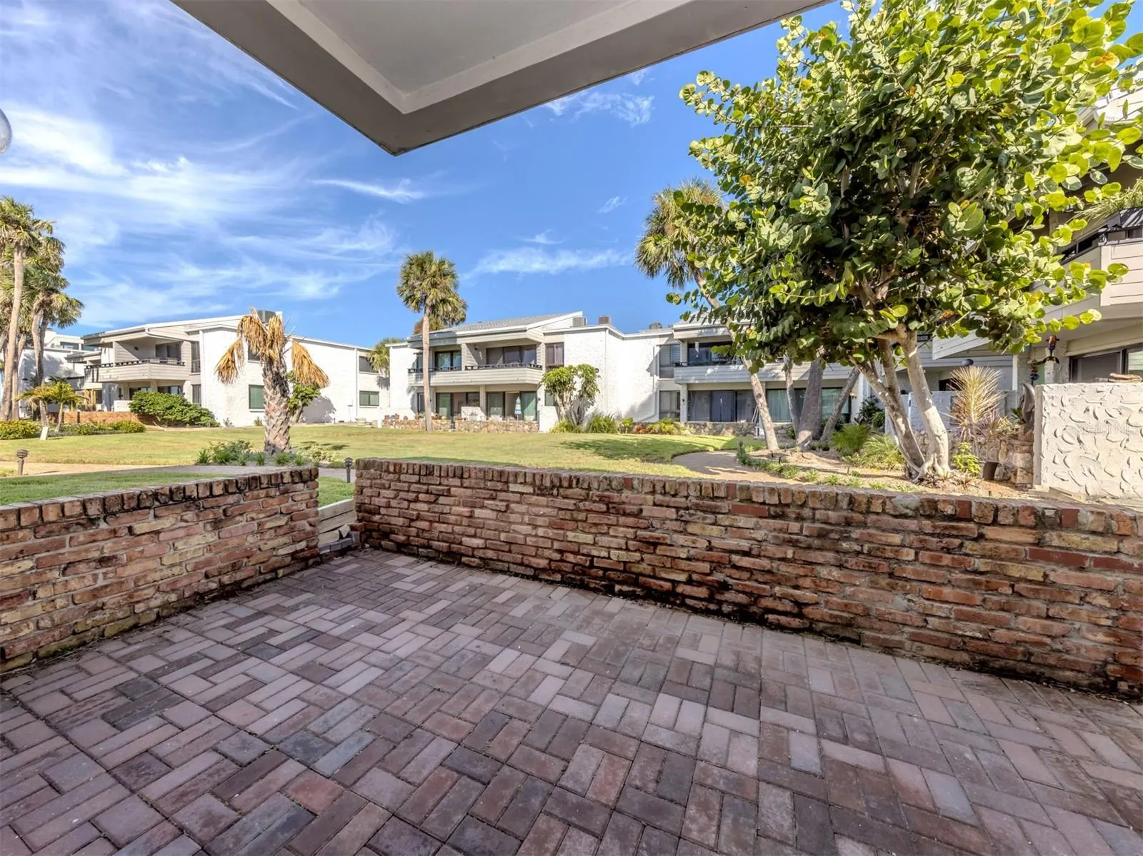 1555 TARPON CENTER DR #140 #140