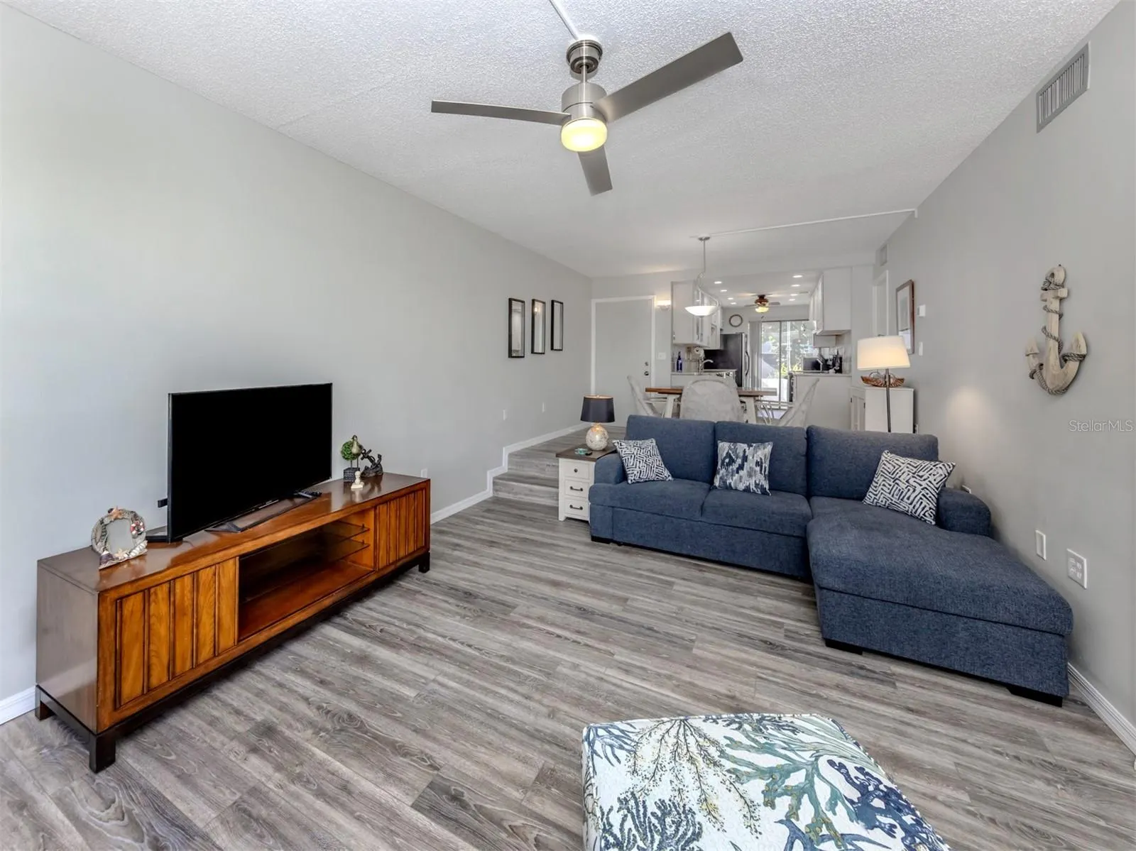 1555 TARPON CENTER DR #140 #140