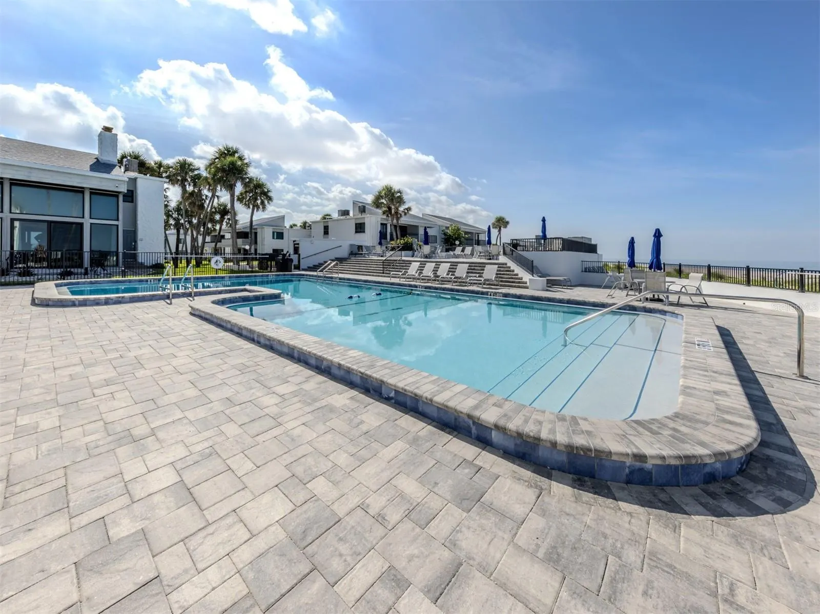 1555 TARPON CENTER DR #140 #140