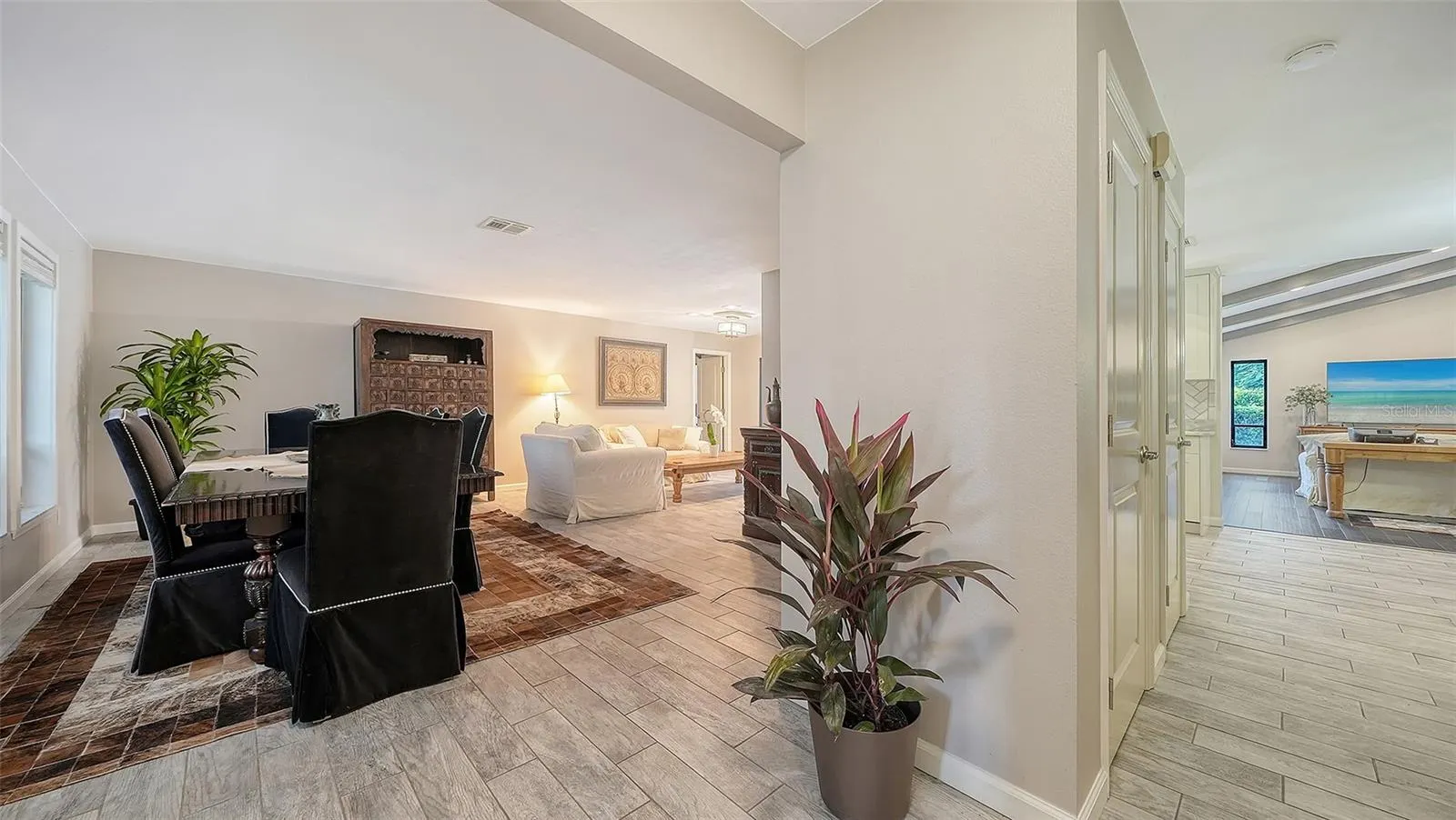 1568 VERMEER DR