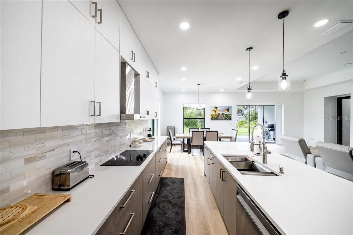 498 VENTURA ST