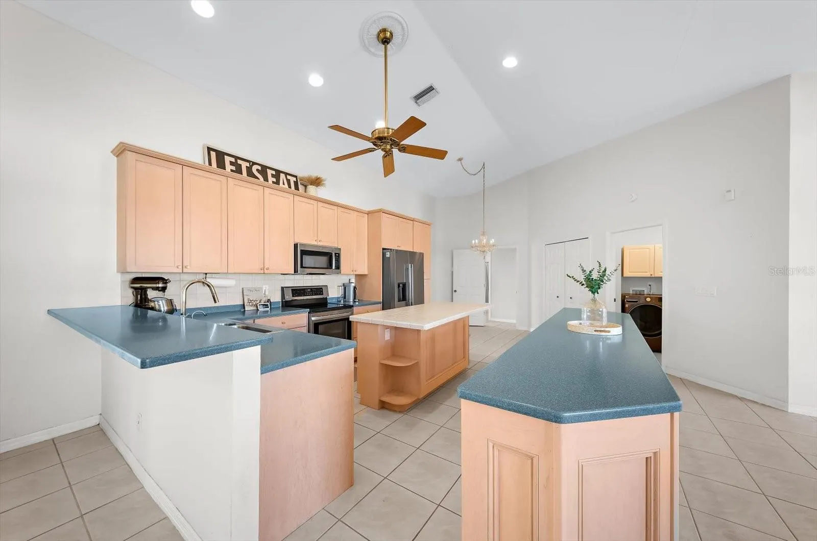 217 SAN CARLOS AVE