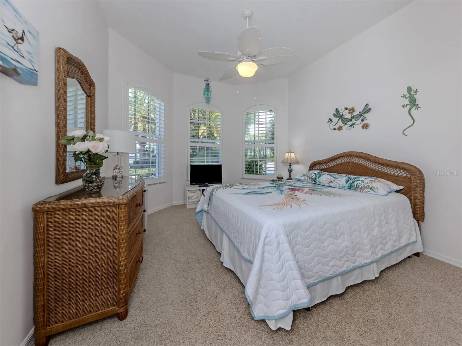 1102 SOUTHLAKE CT