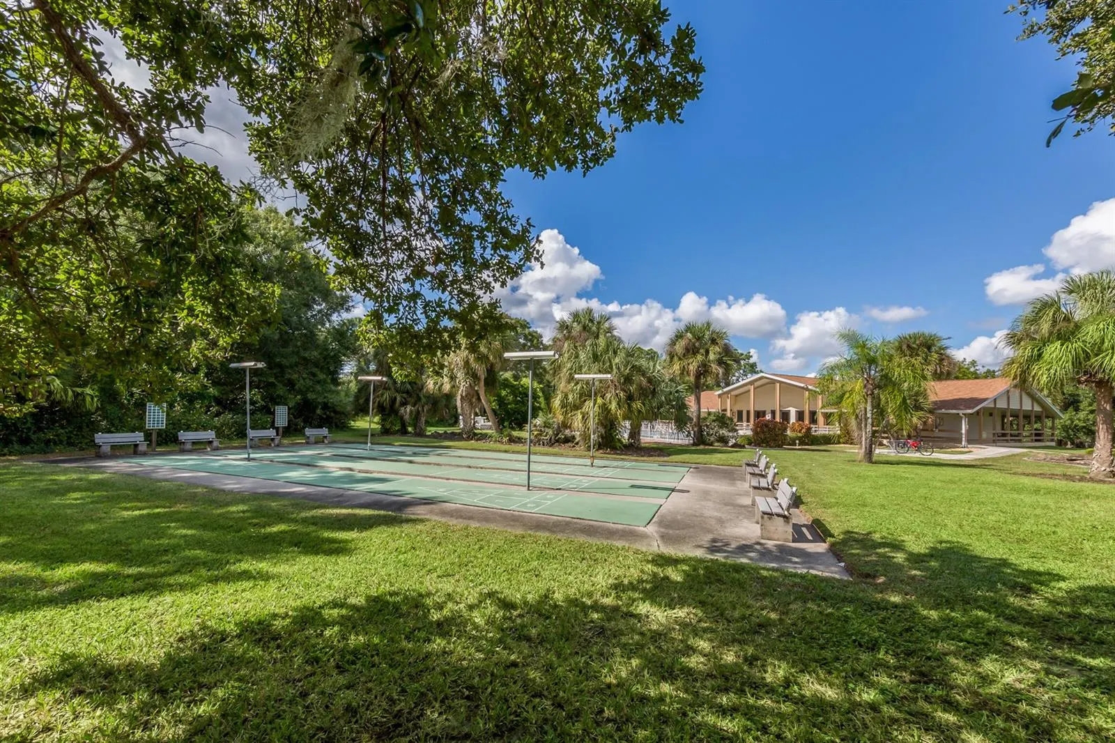 1102 SOUTHLAKE CT