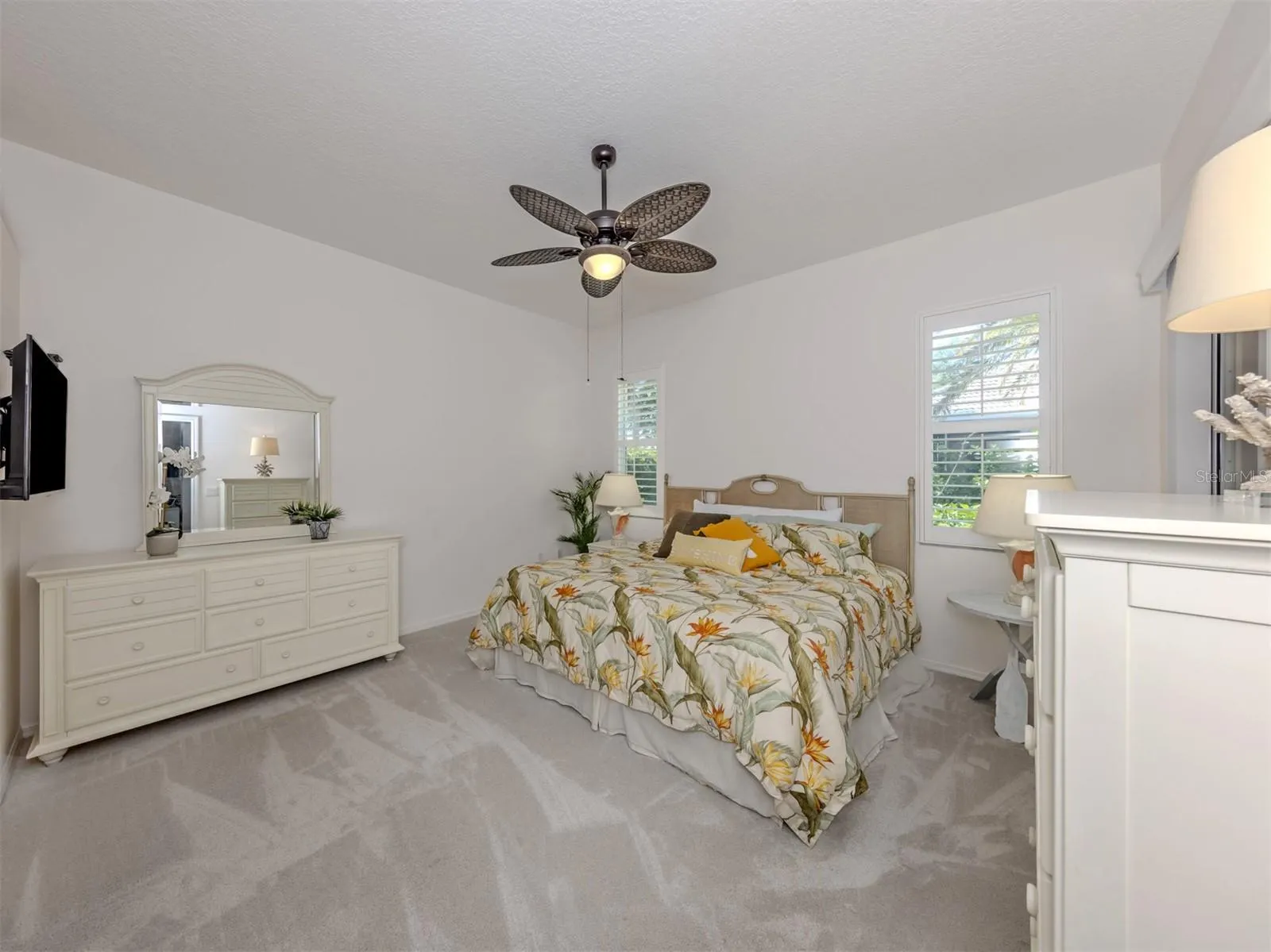 1102 SOUTHLAKE CT