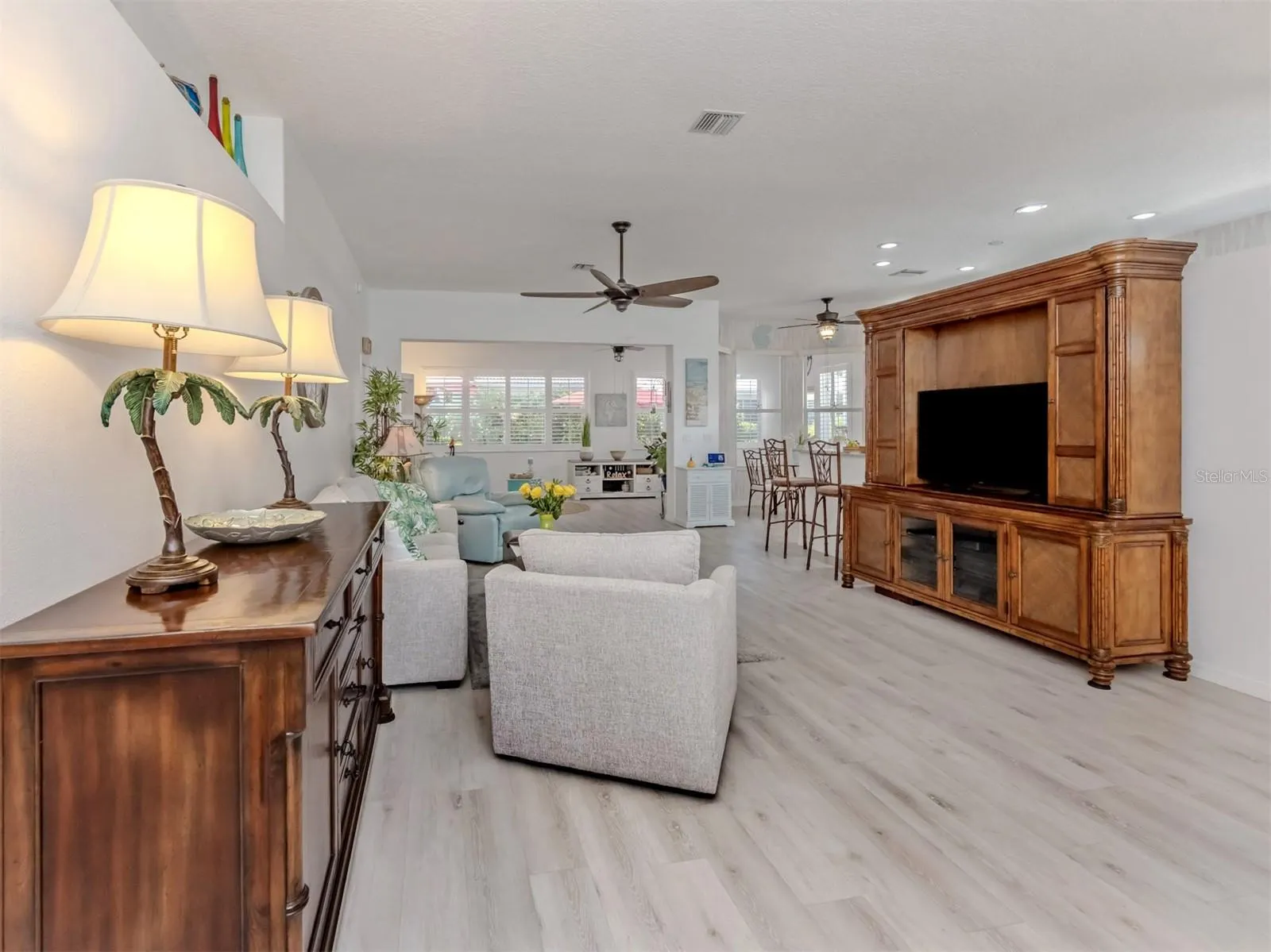 1102 SOUTHLAKE CT