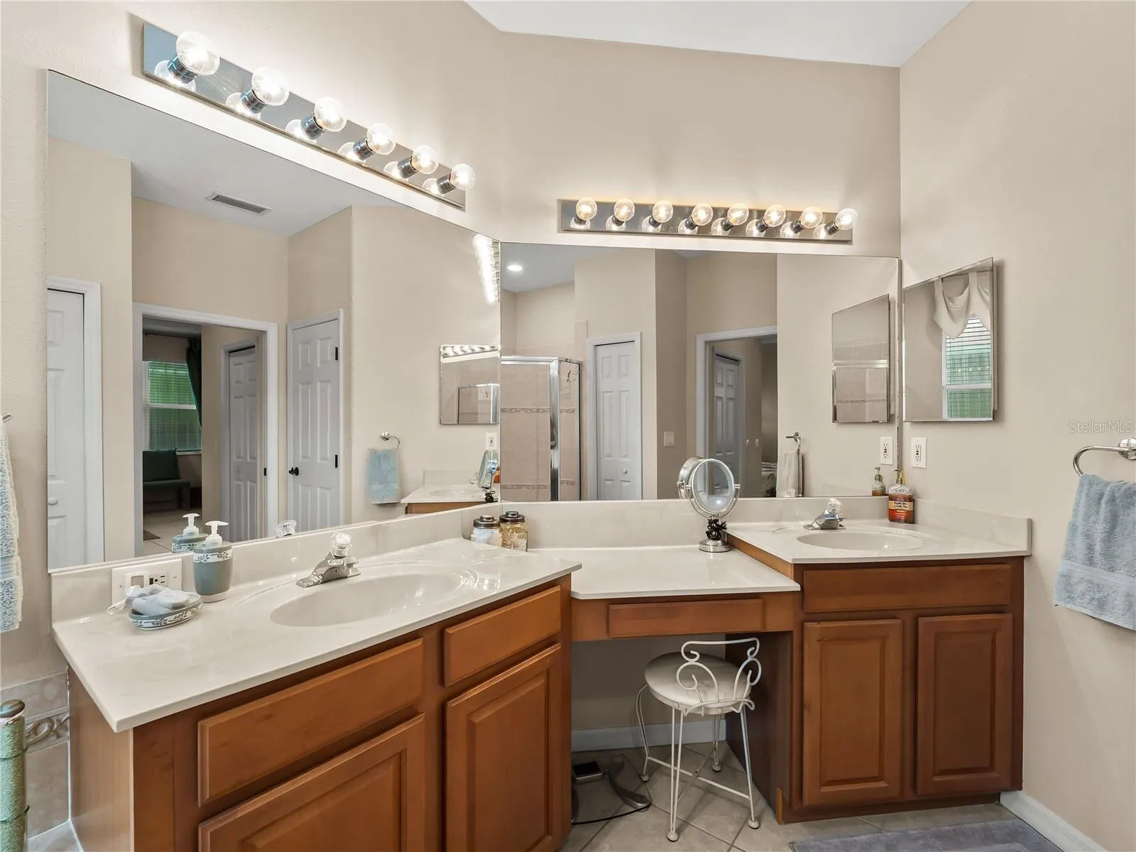 5130 LAUREL OAK CT