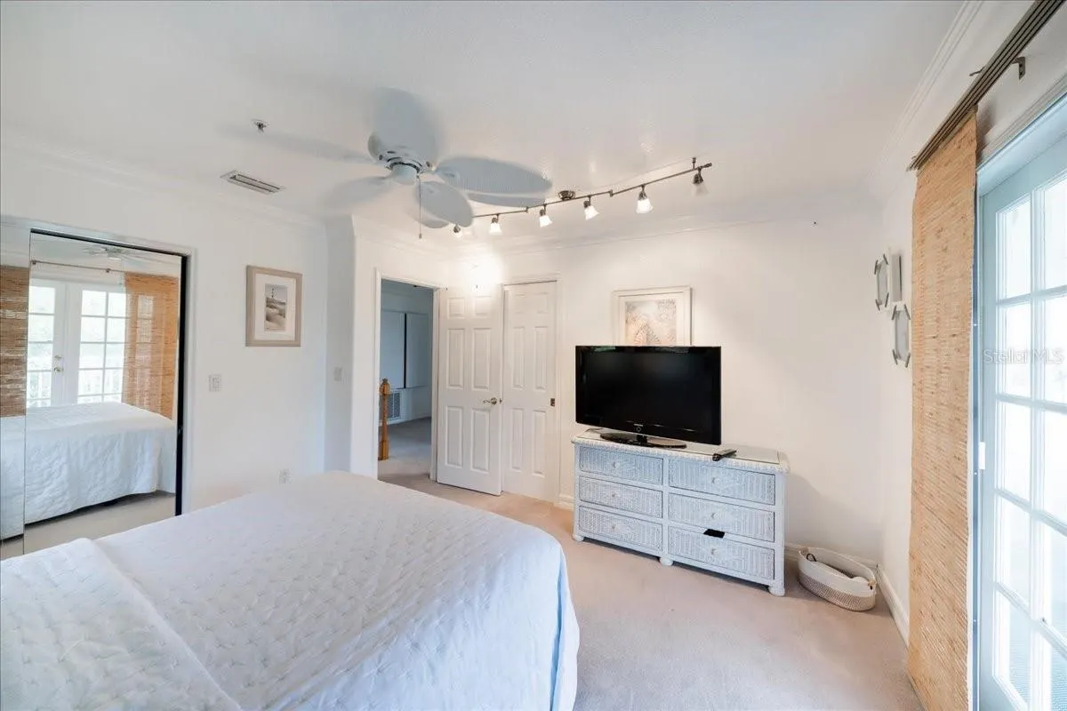 1775 SCENIC DR