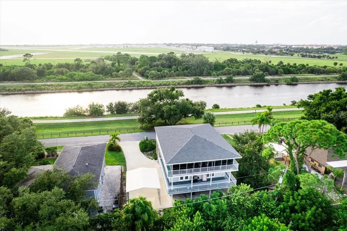 1775 SCENIC DR