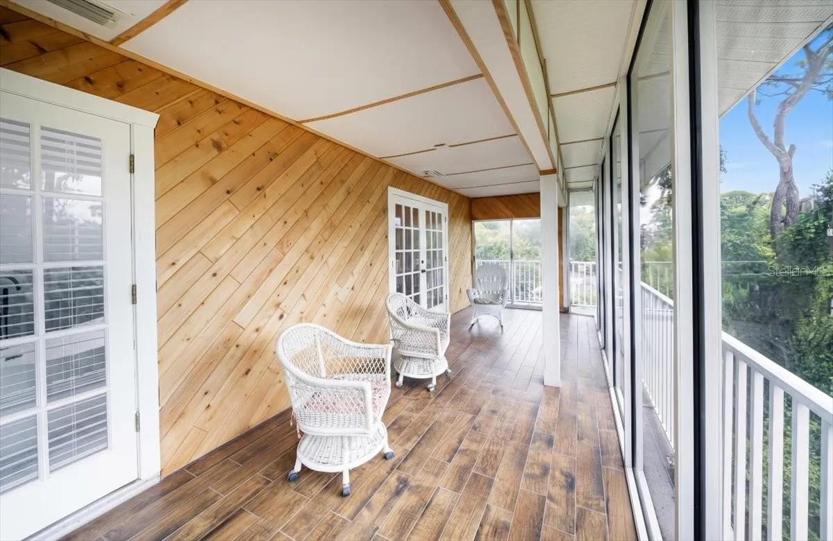 1775 SCENIC DR