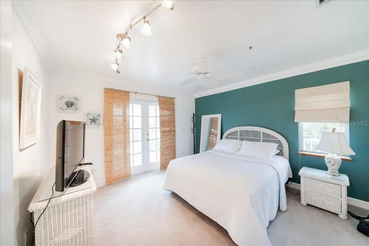 1775 SCENIC DR