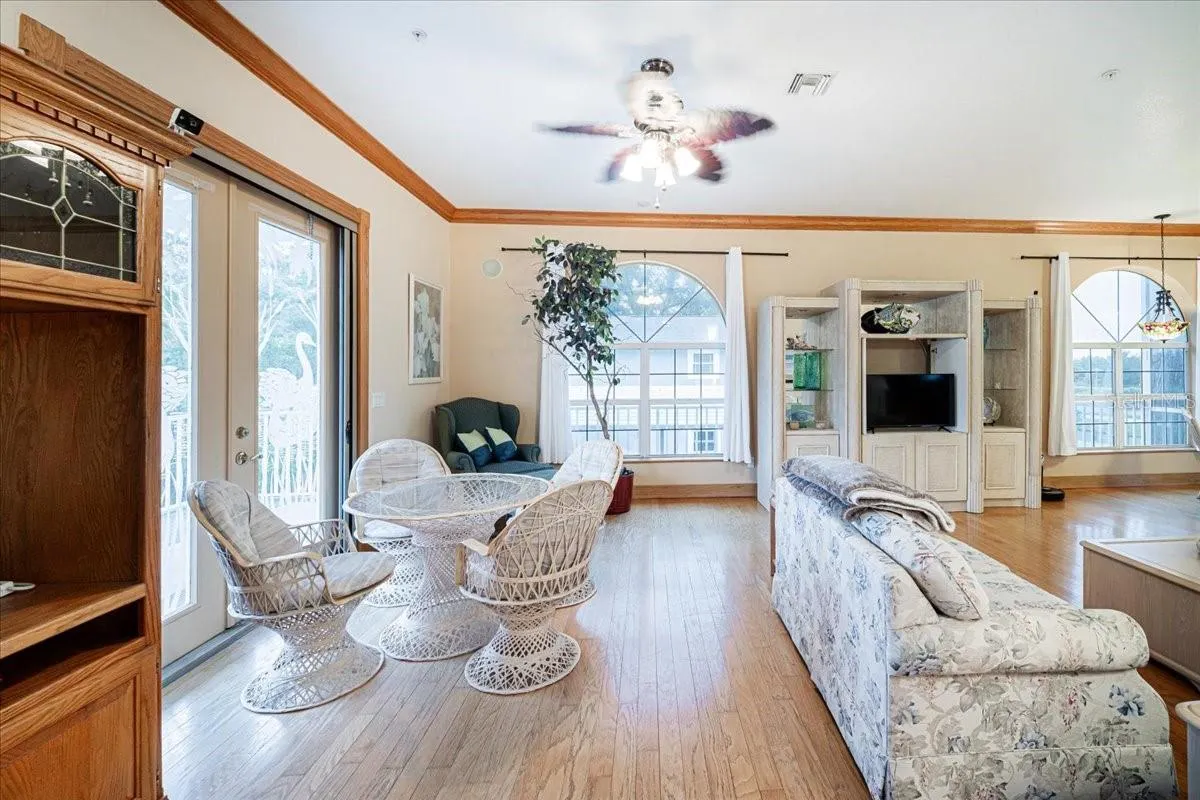 1775 SCENIC DR