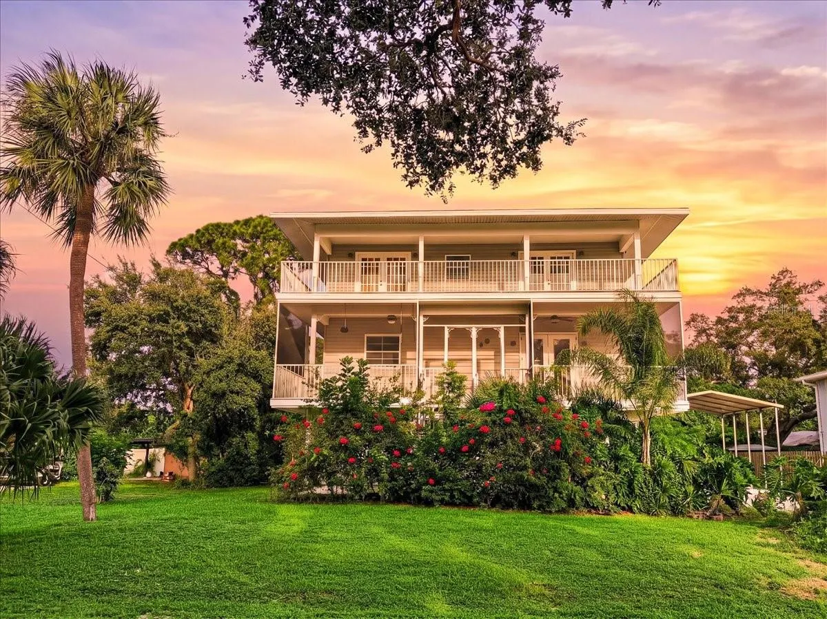 1775 SCENIC DR