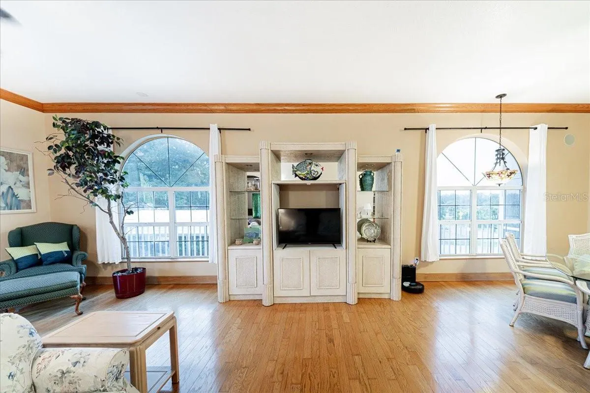 1775 SCENIC DR