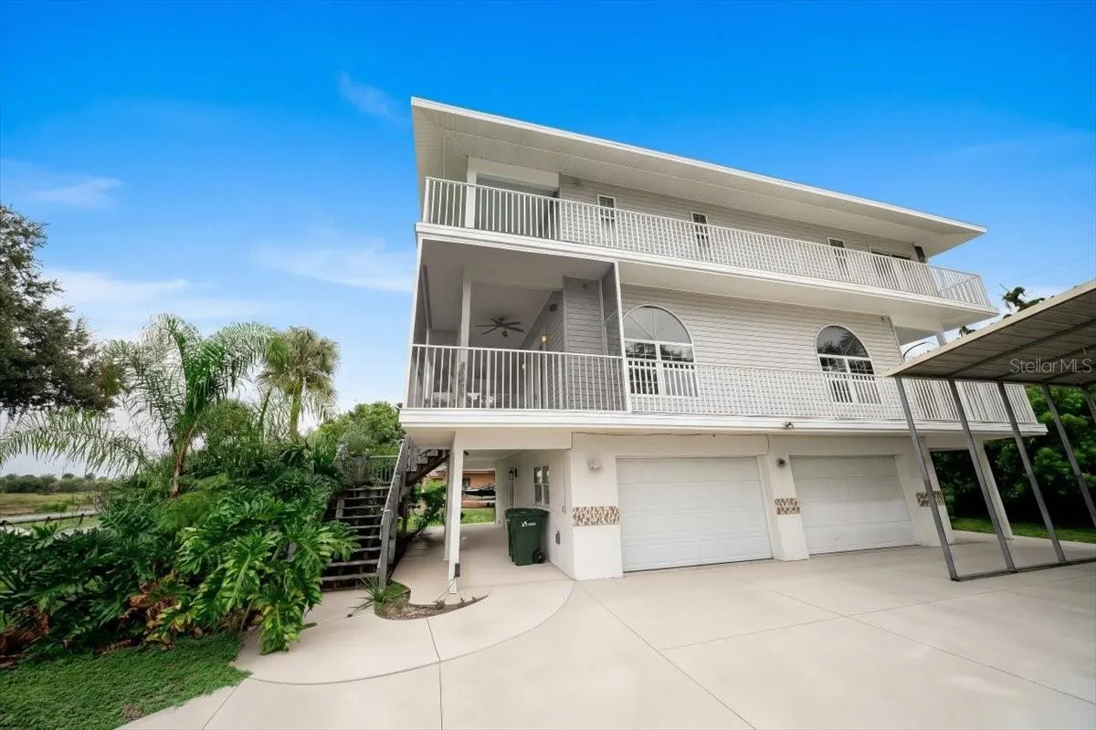1775 SCENIC DR