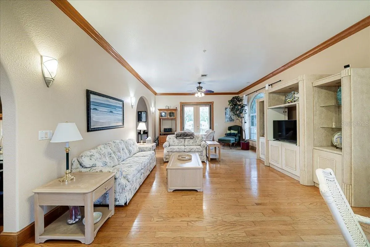 1775 SCENIC DR
