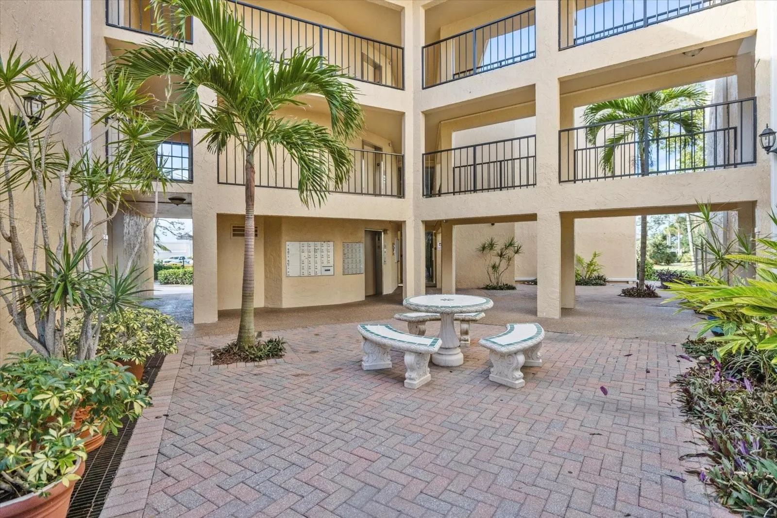 612 BIRD BAY DR S #108 #108
