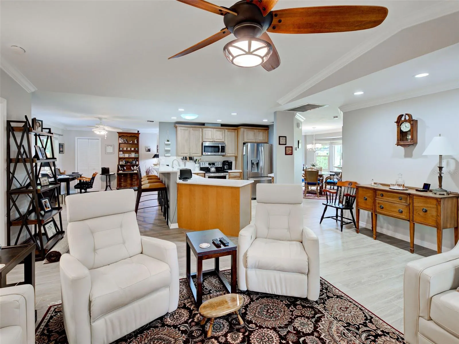 800 OSPREY ST