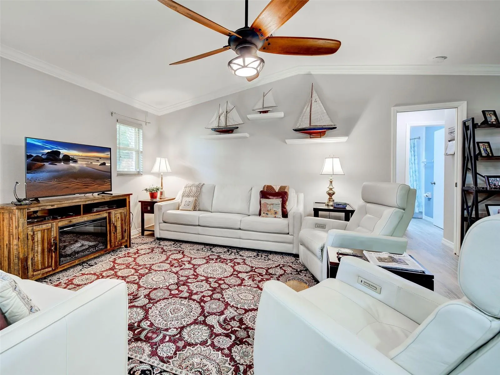 800 OSPREY ST