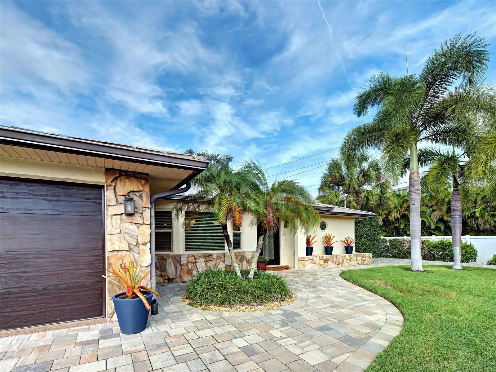 800 OSPREY ST
