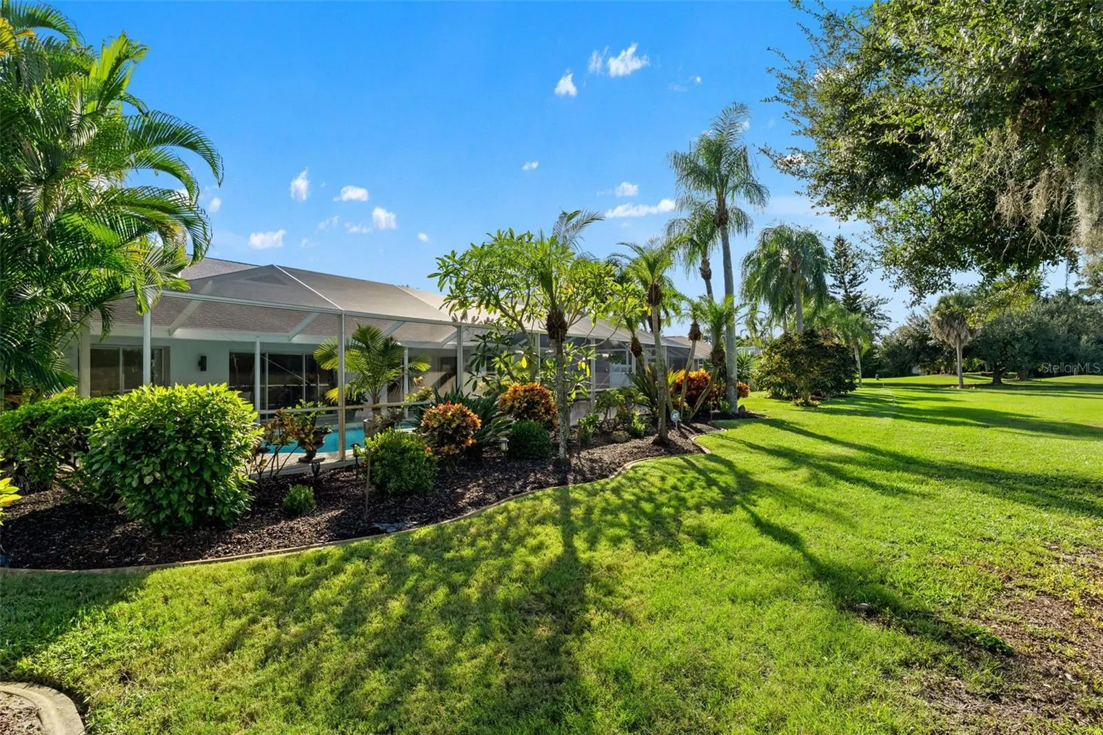 966 N DORAL LN