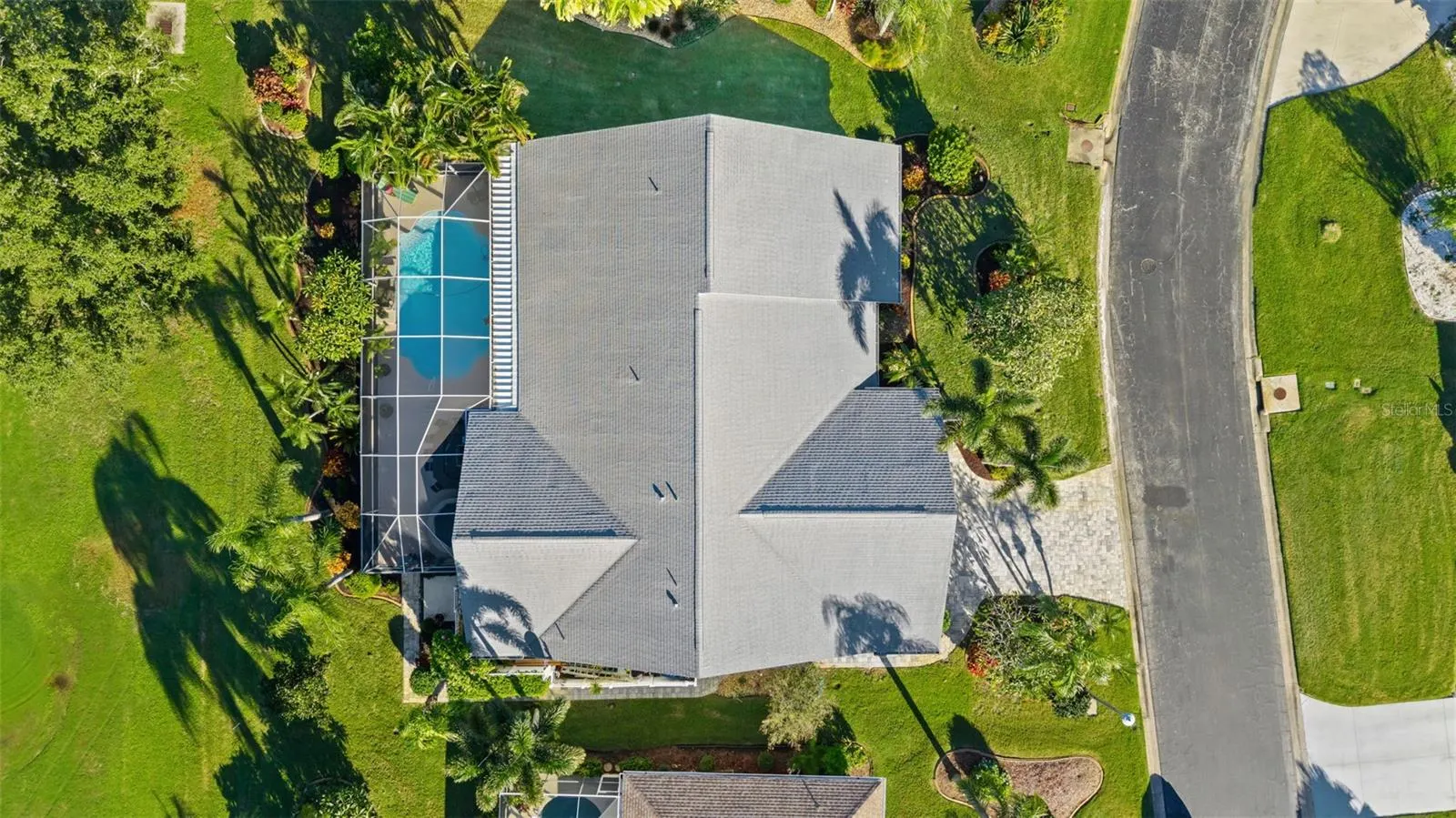 966 N DORAL LN