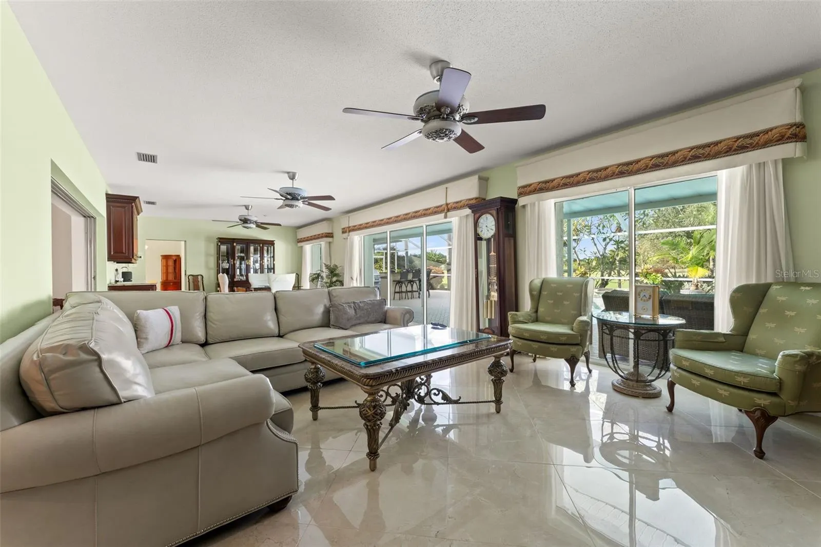 966 N DORAL LN