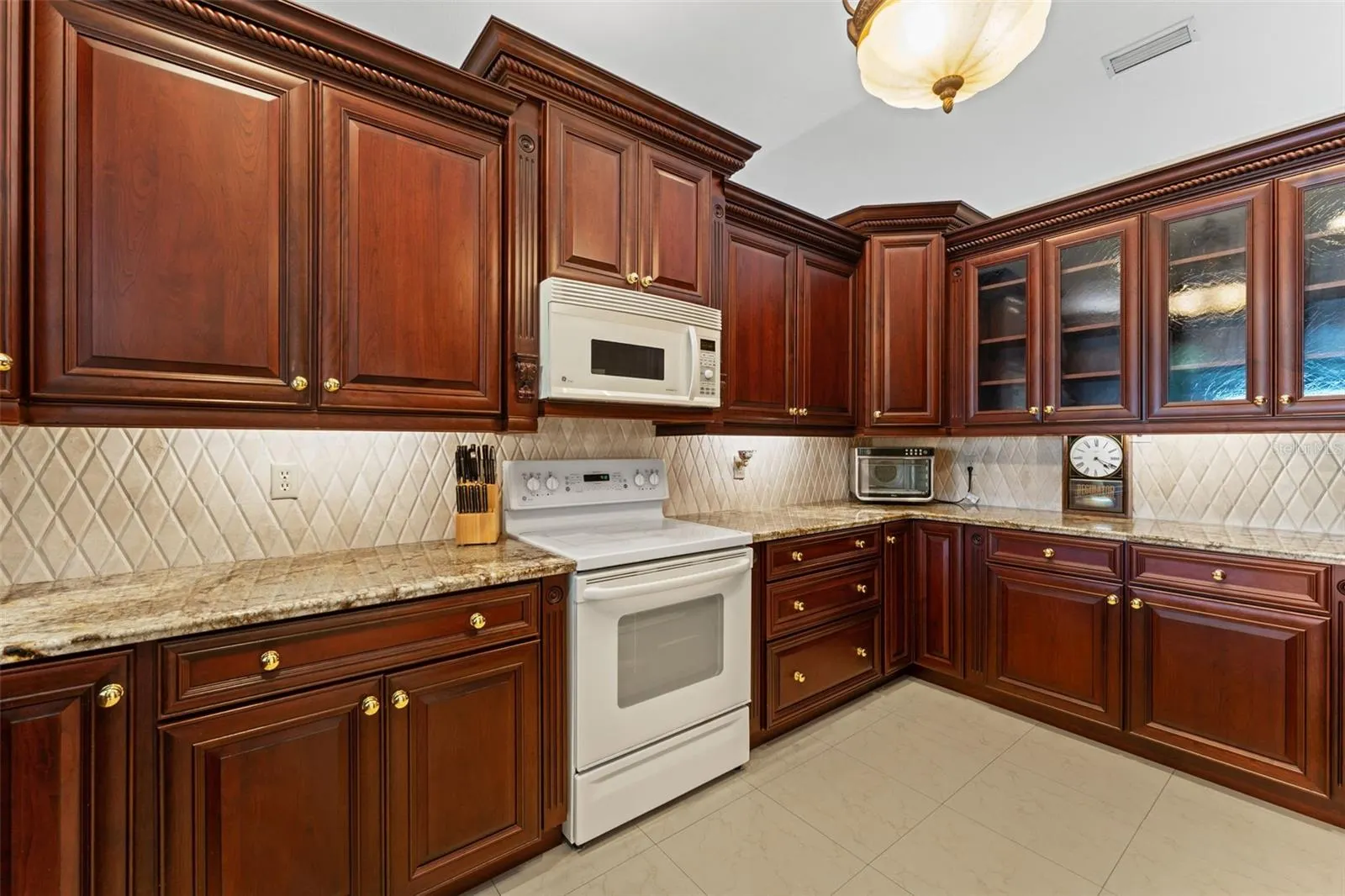966 N DORAL LN