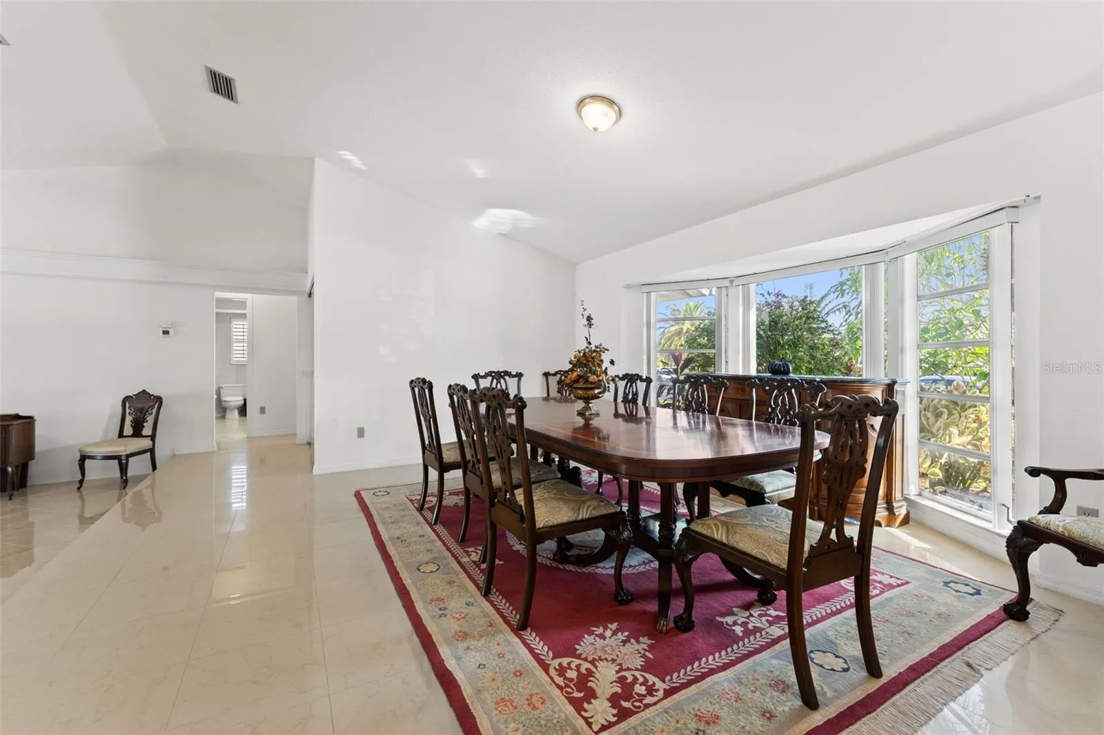 966 N DORAL LN