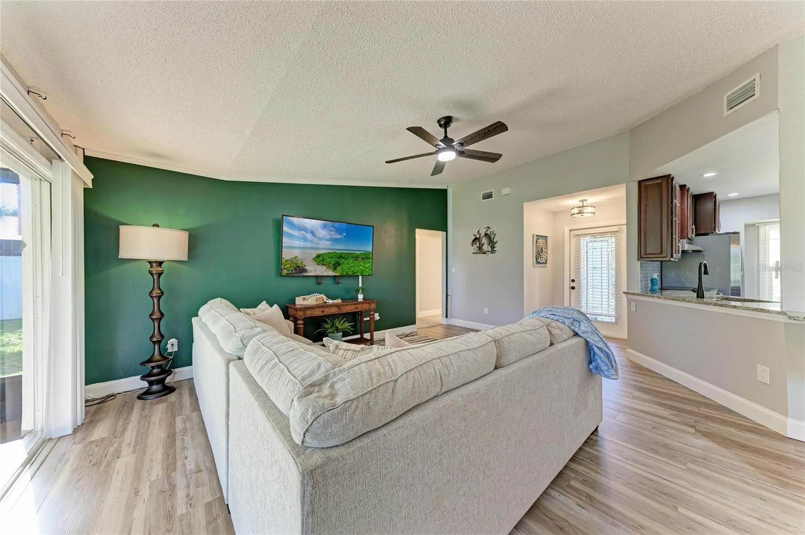 3200 MEADOW RUN DR