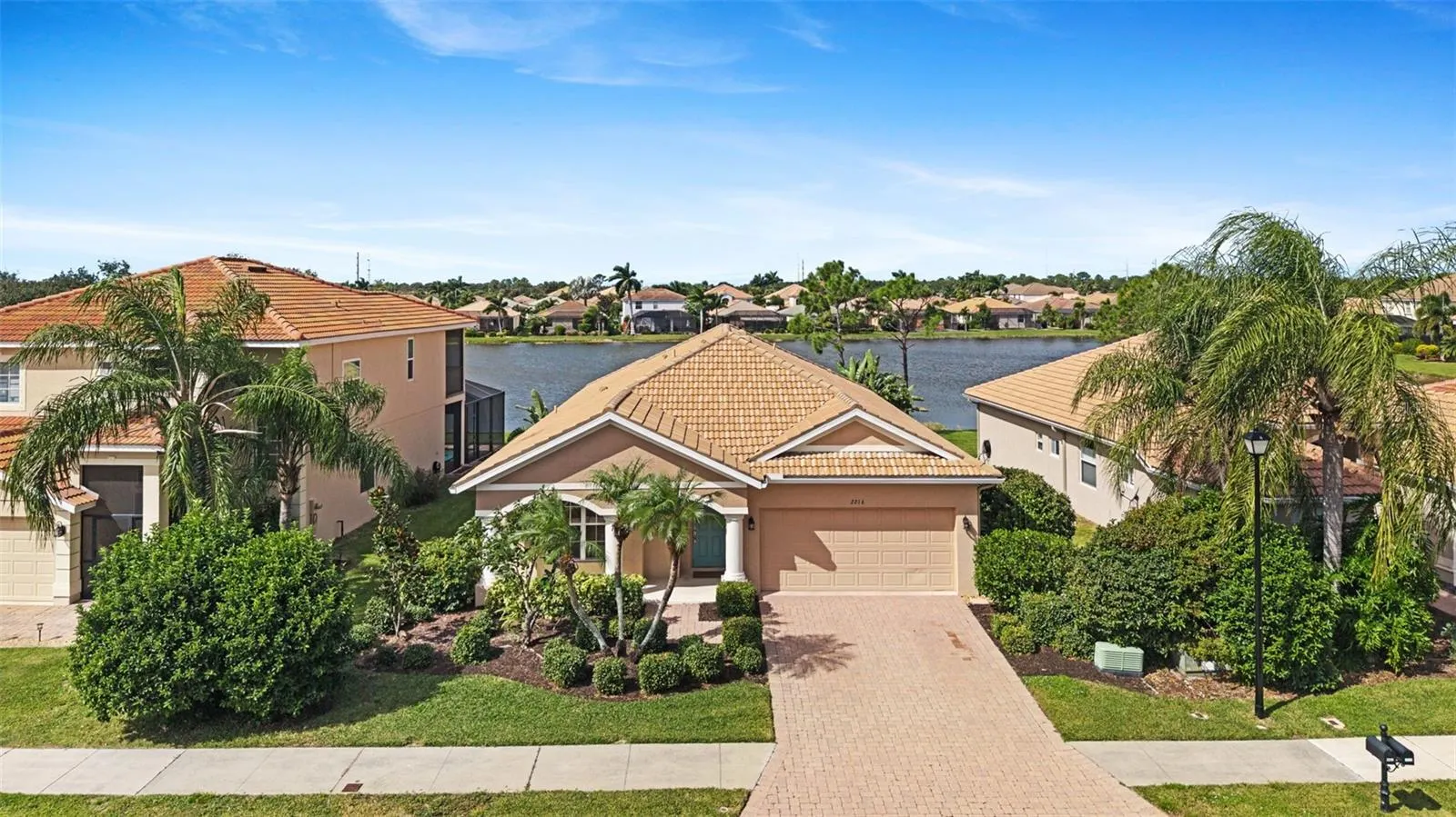 2216 WEAVER BIRD LN
