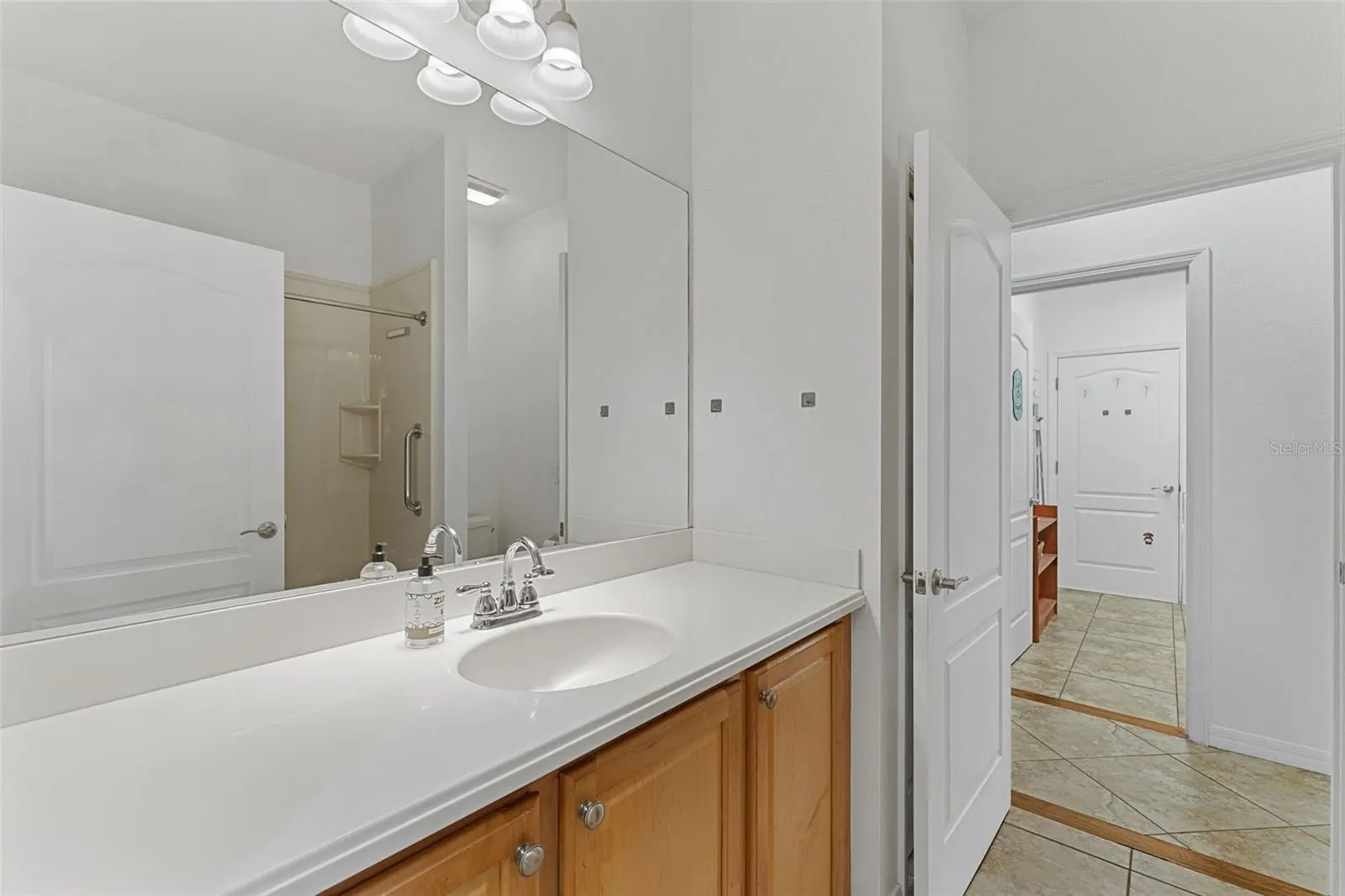 2216 WEAVER BIRD LN