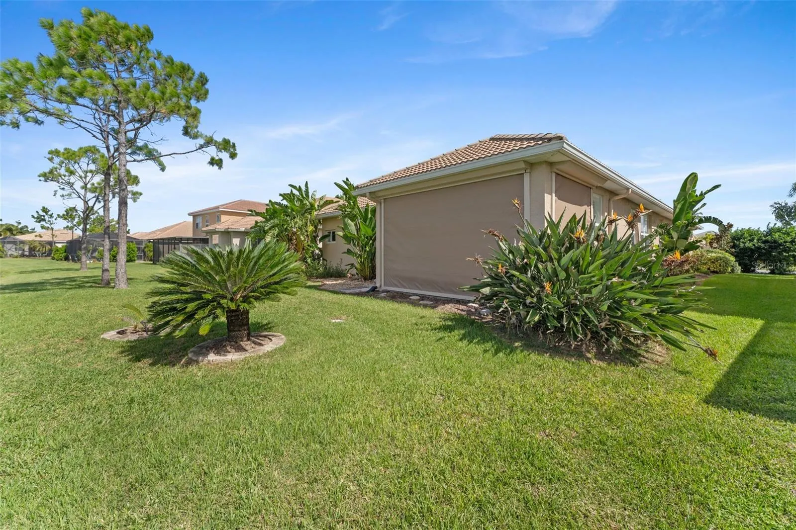 2216 WEAVER BIRD LN