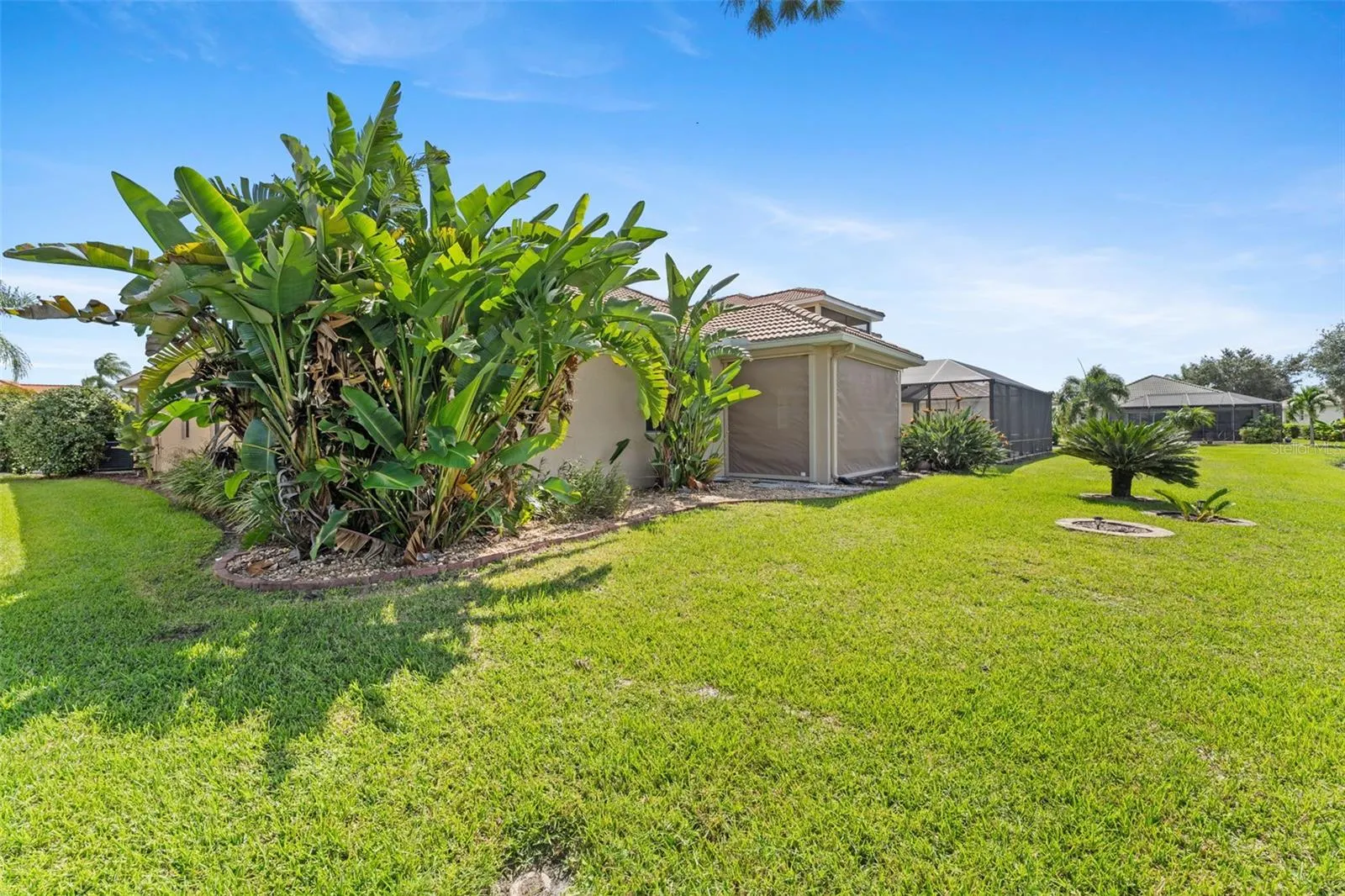 2216 WEAVER BIRD LN