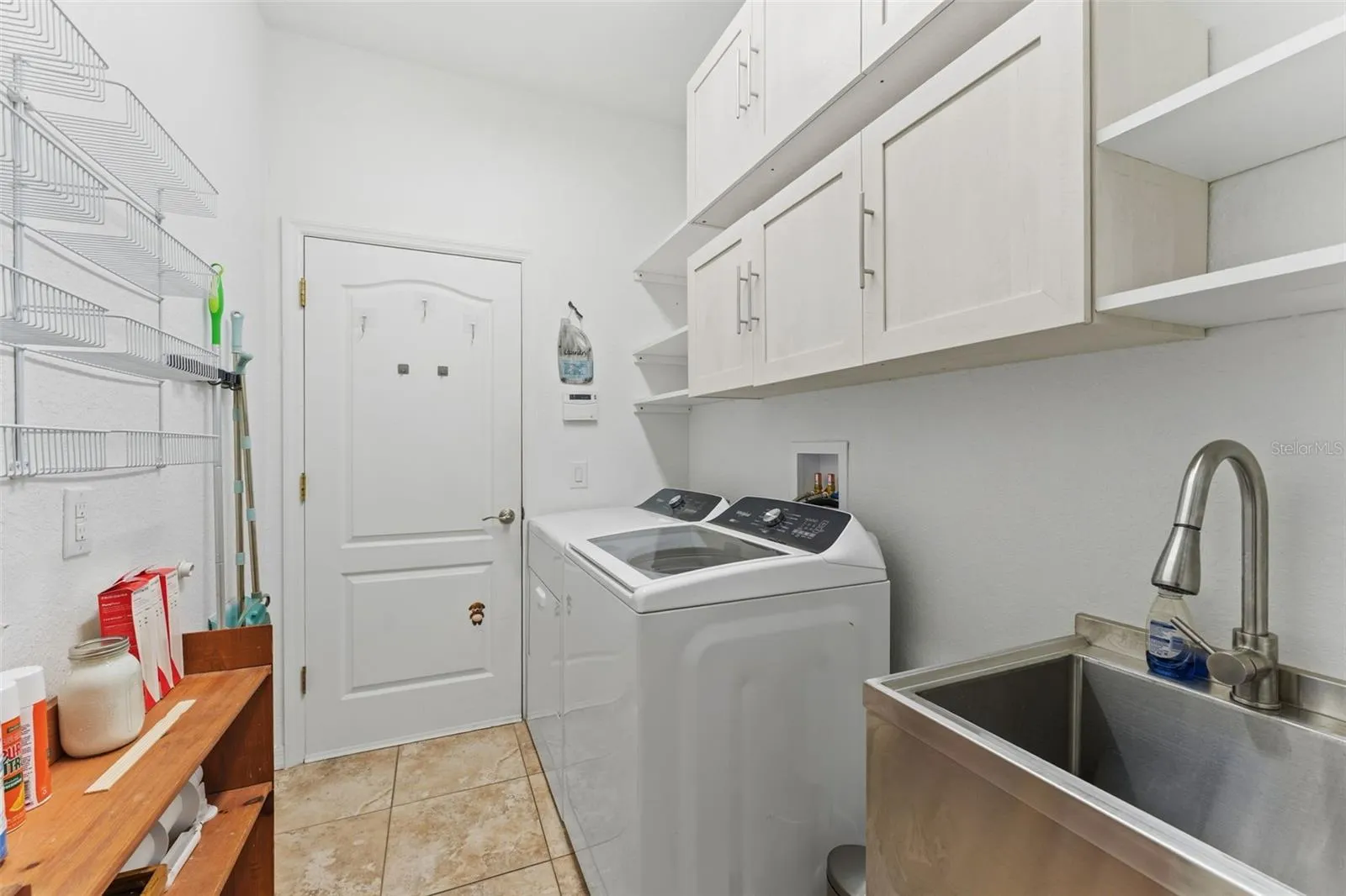 2216 WEAVER BIRD LN