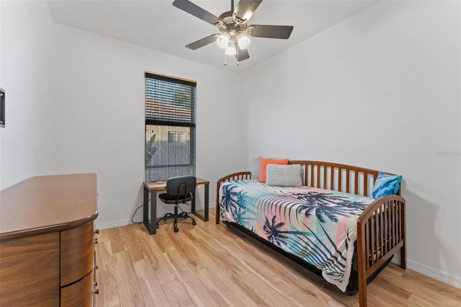 2216 WEAVER BIRD LN