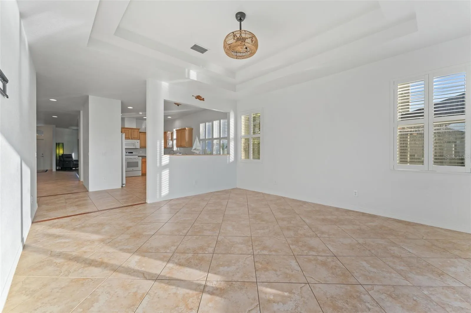 2216 WEAVER BIRD LN