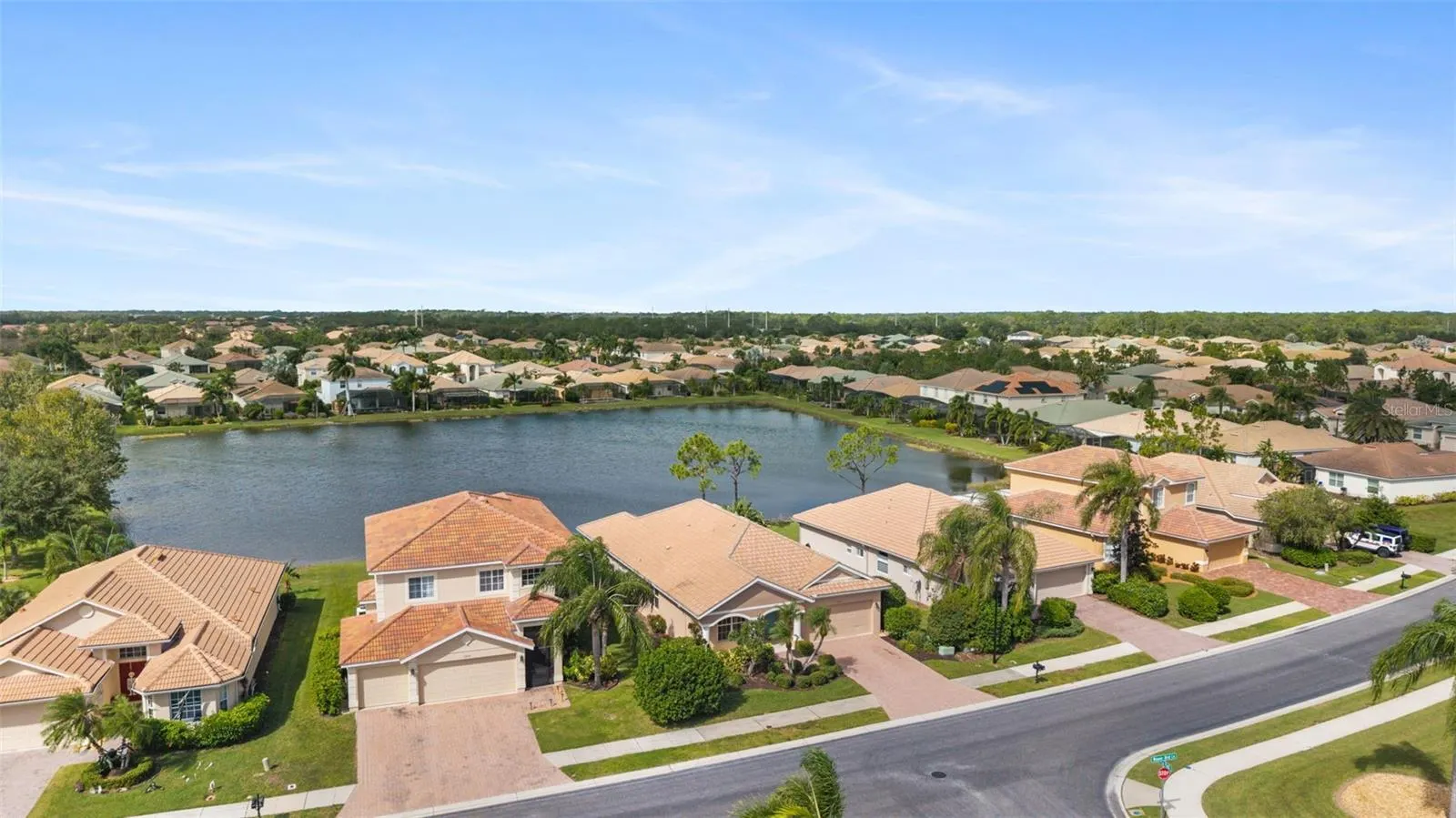 2216 WEAVER BIRD LN