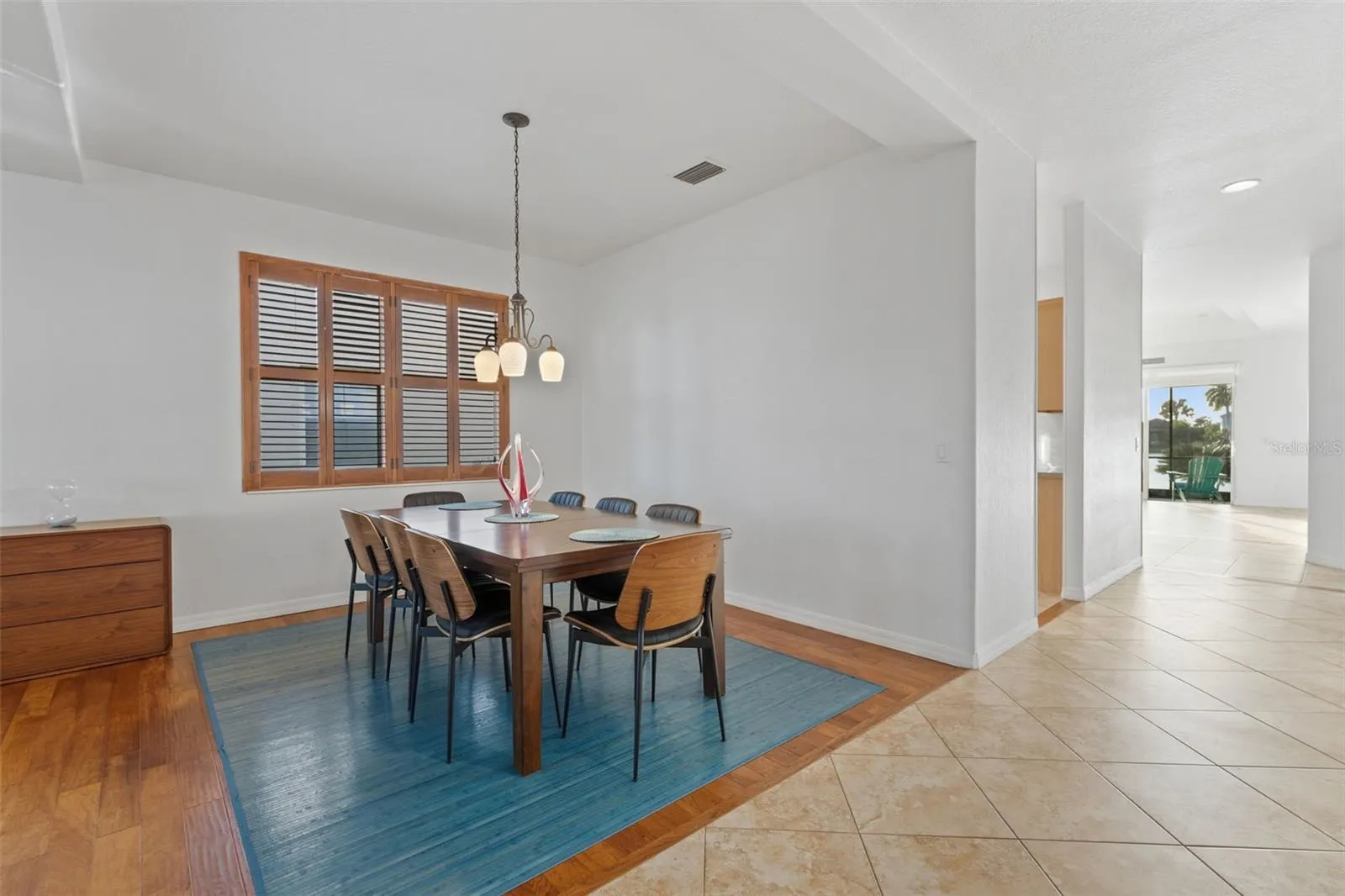 2216 WEAVER BIRD LN