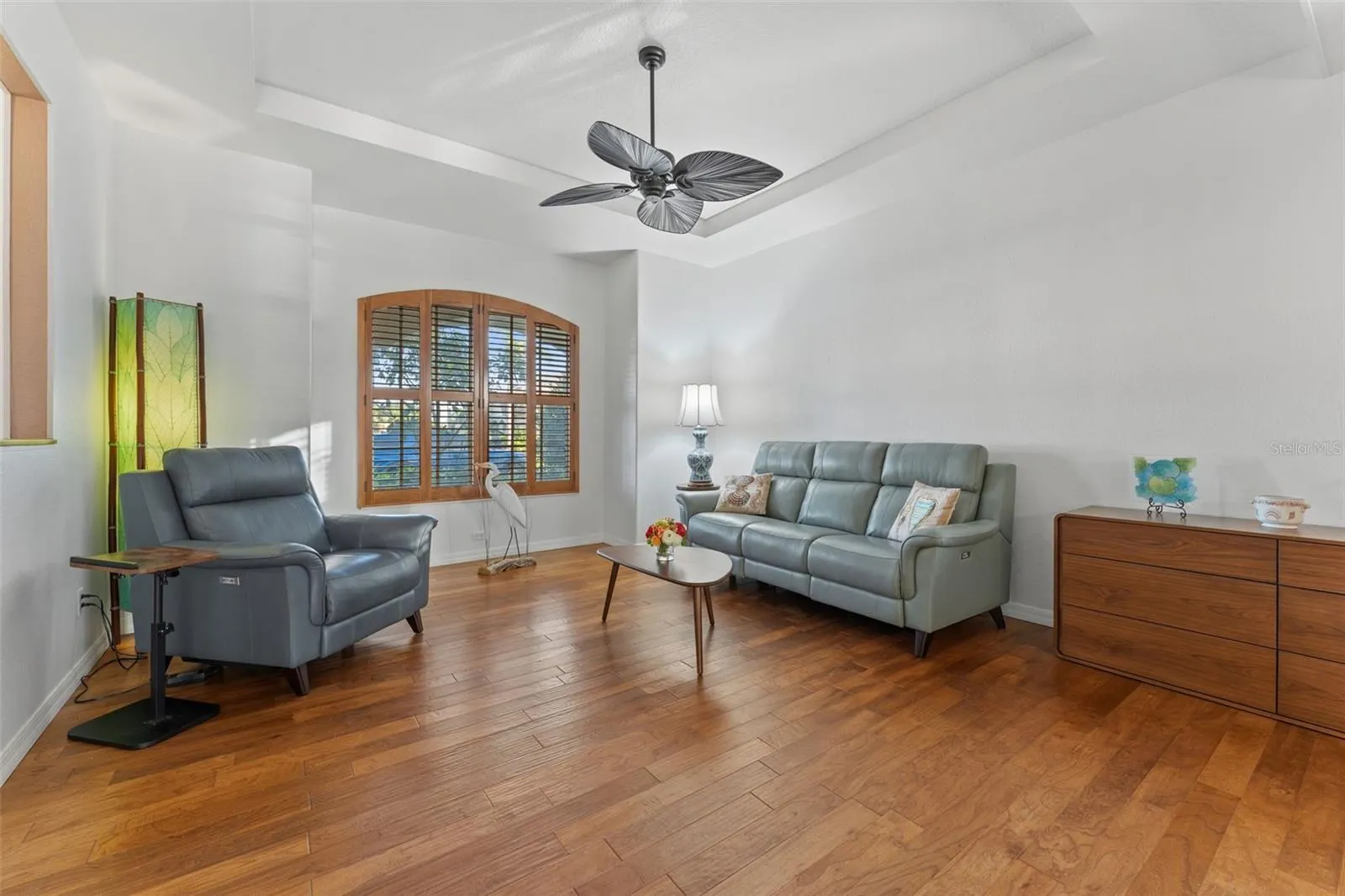 2216 WEAVER BIRD LN