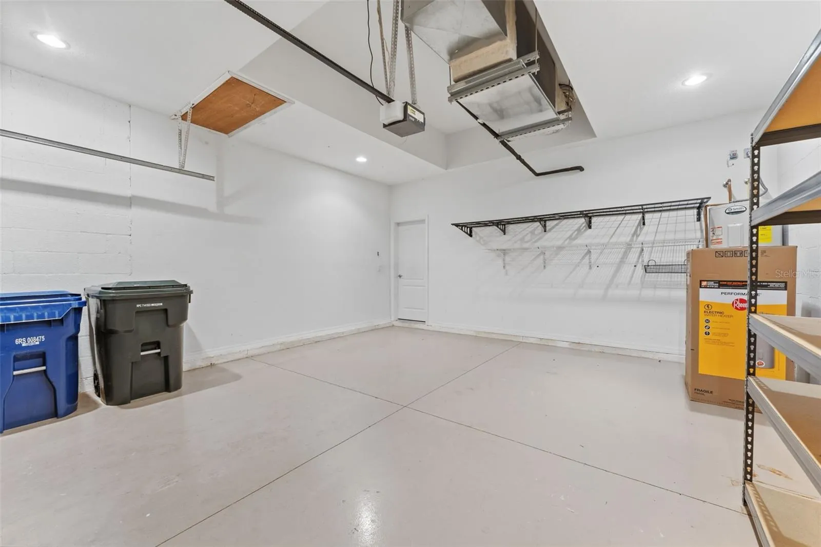 2216 WEAVER BIRD LN