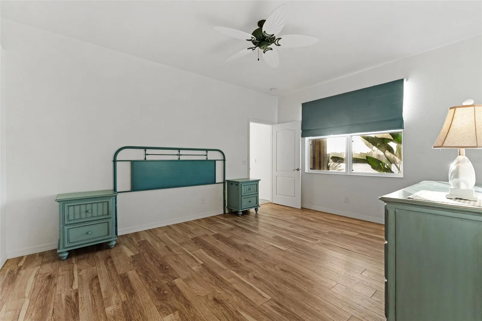 2216 WEAVER BIRD LN