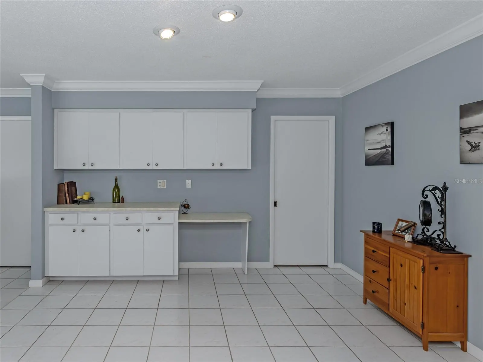 1612 VIKKI CT